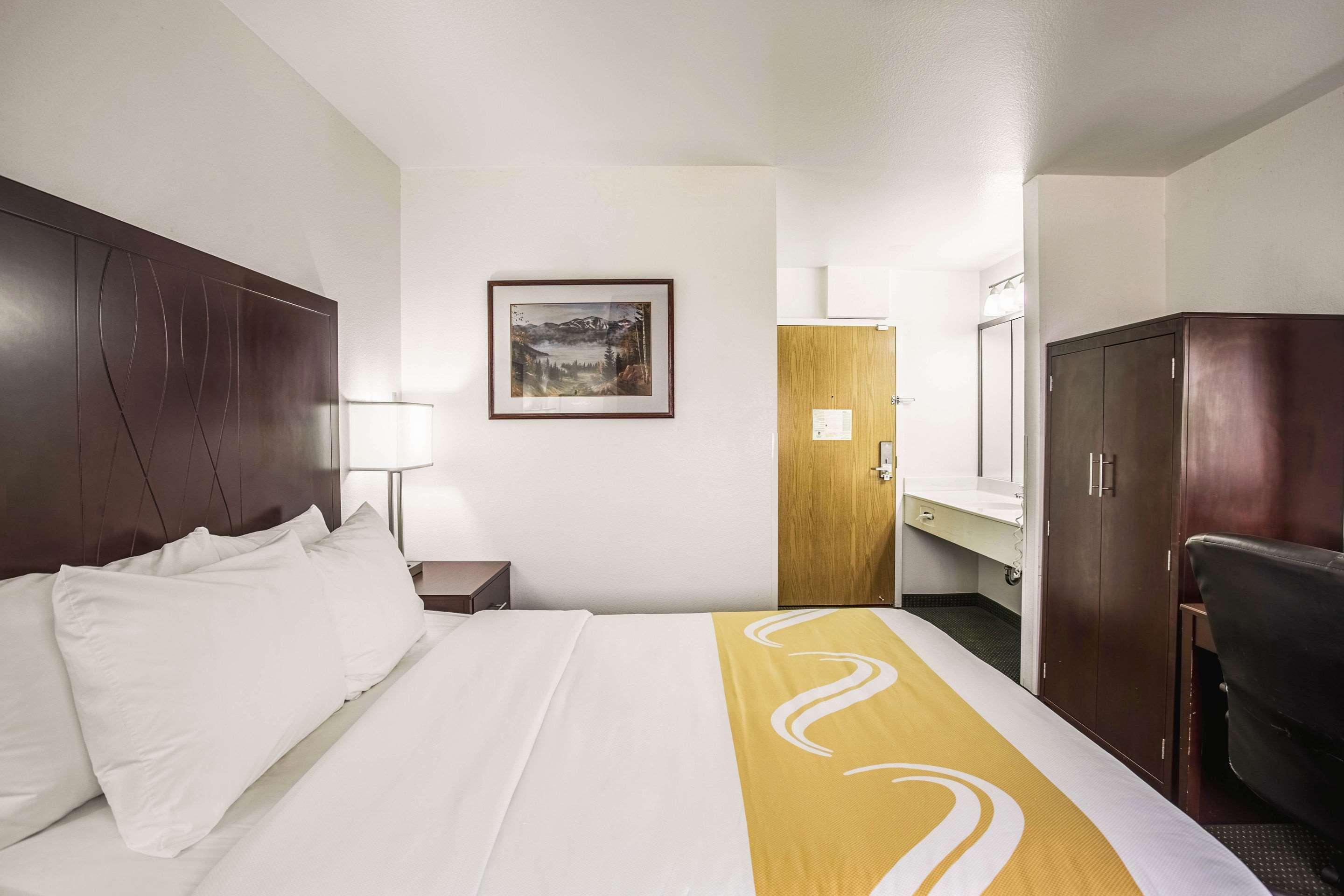 Quality Inn Belgrade Exterior photo