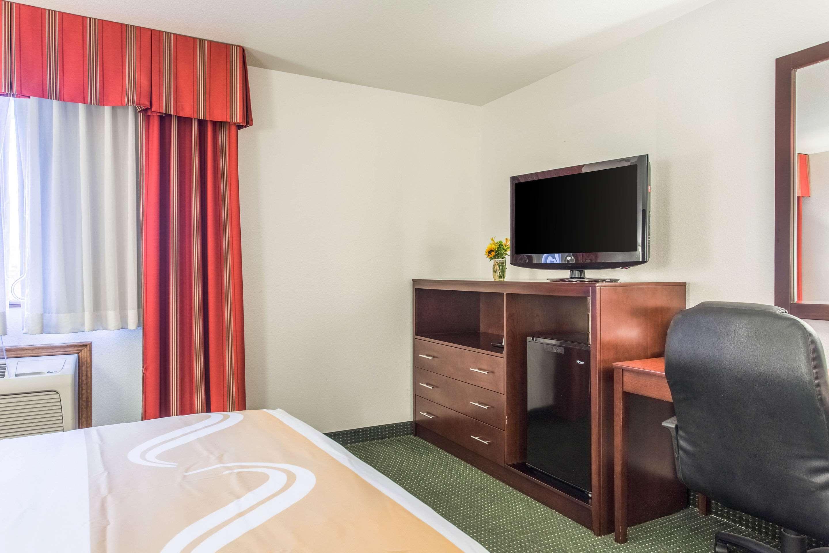 Quality Inn Belgrade Exterior photo