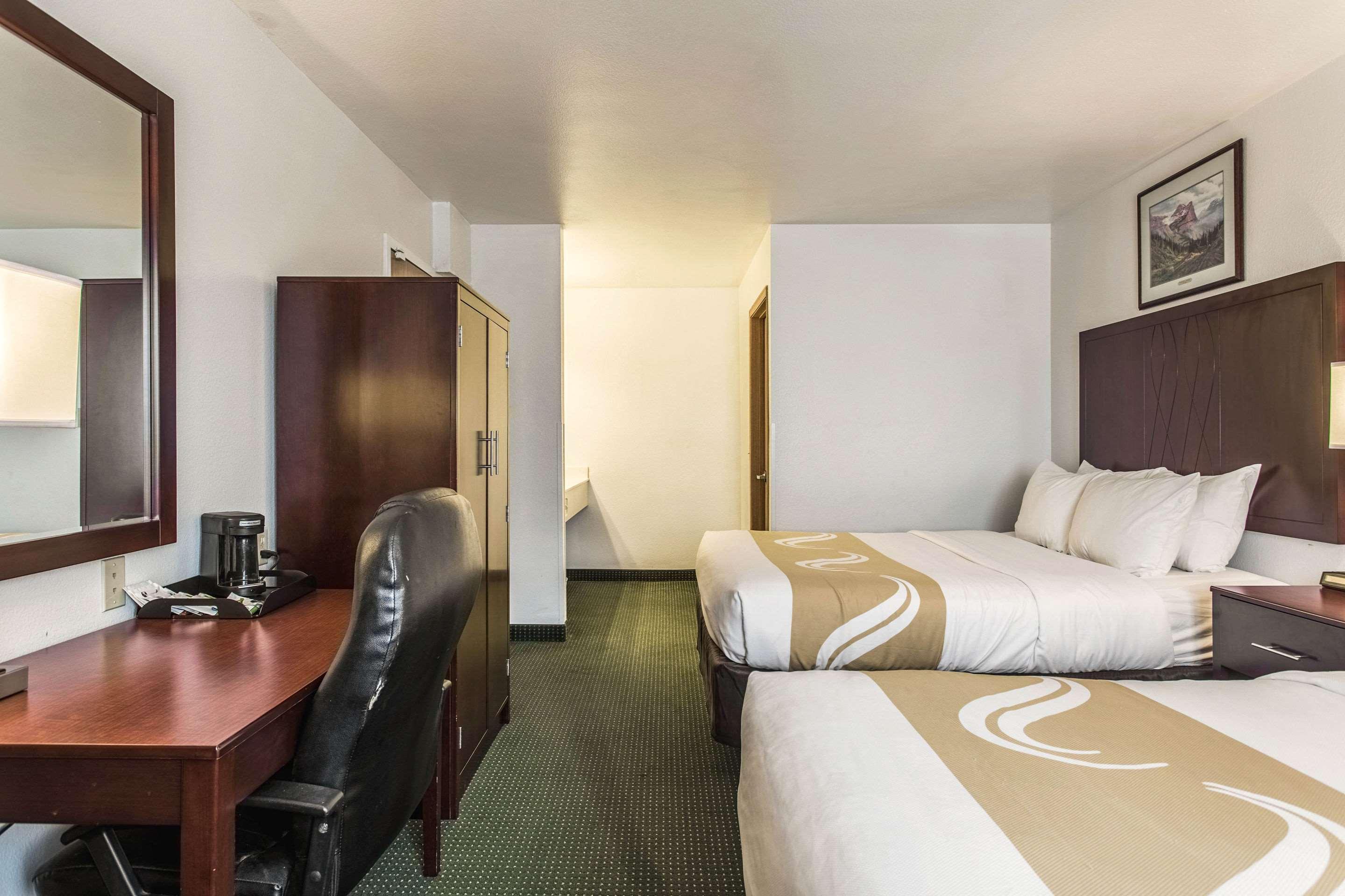 Quality Inn Belgrade Exterior photo