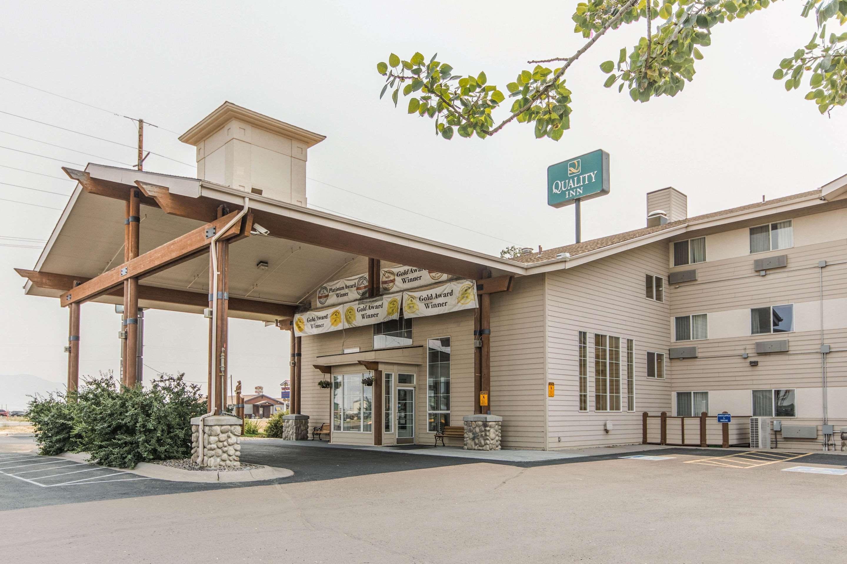 Quality Inn Belgrade Exterior photo