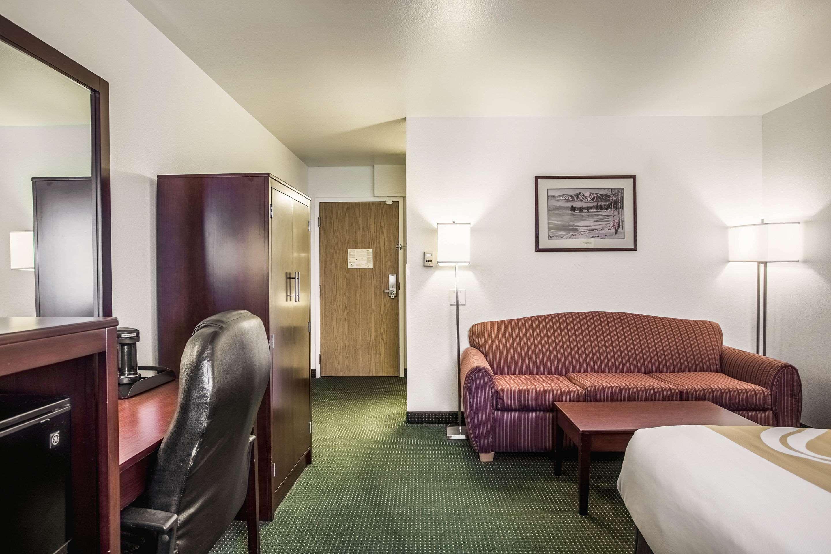 Quality Inn Belgrade Exterior photo
