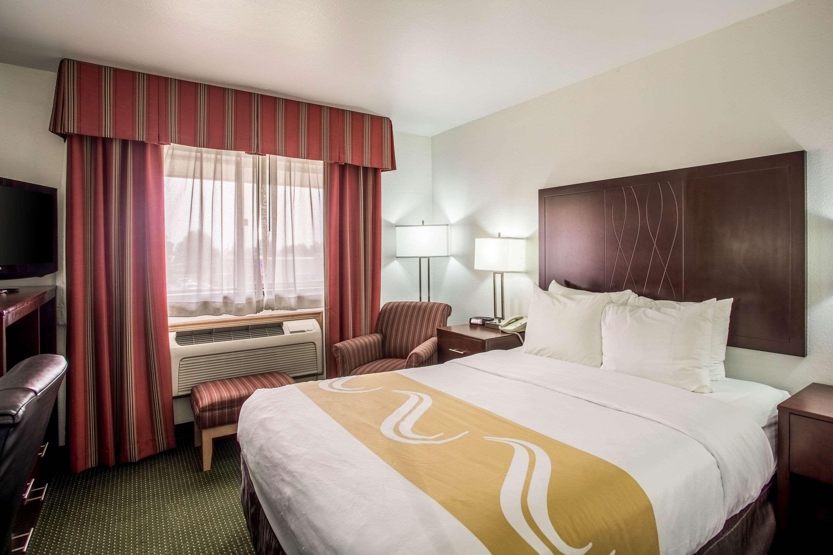 Quality Inn Belgrade Exterior photo