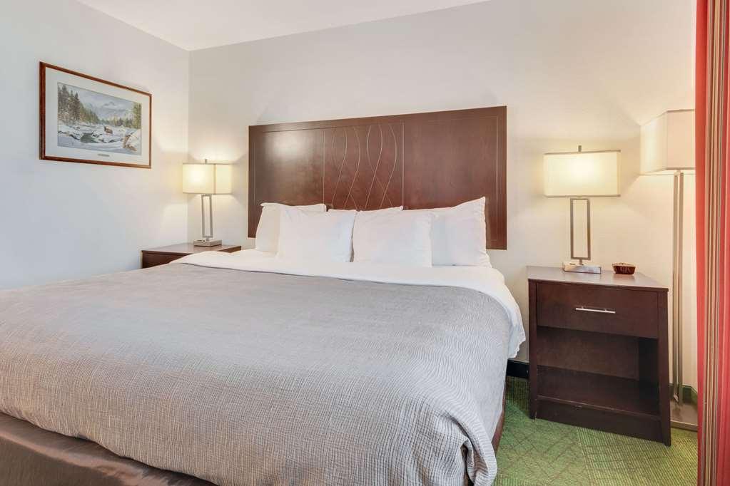 Quality Inn Belgrade Room photo