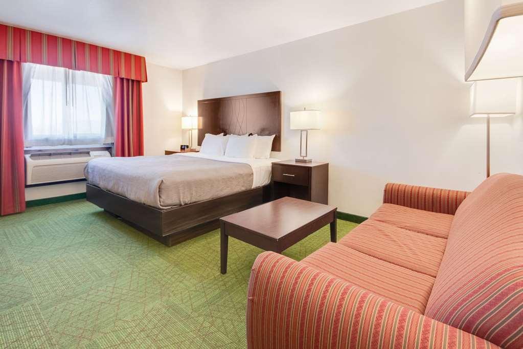 Quality Inn Belgrade Room photo