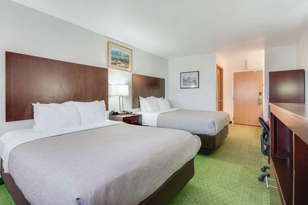 Quality Inn Belgrade Room photo