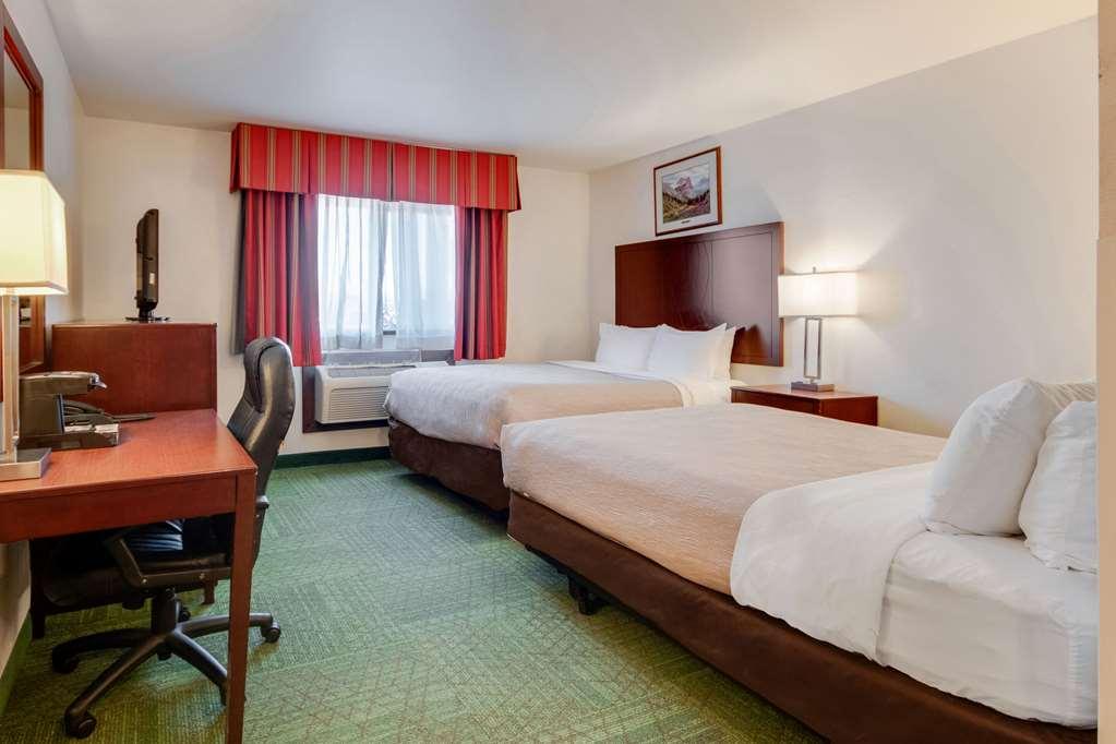 Quality Inn Belgrade Room photo