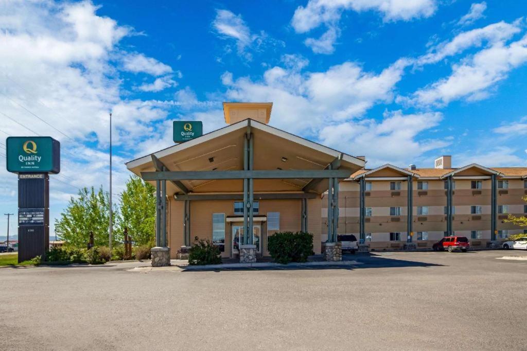 Quality Inn Belgrade Exterior photo