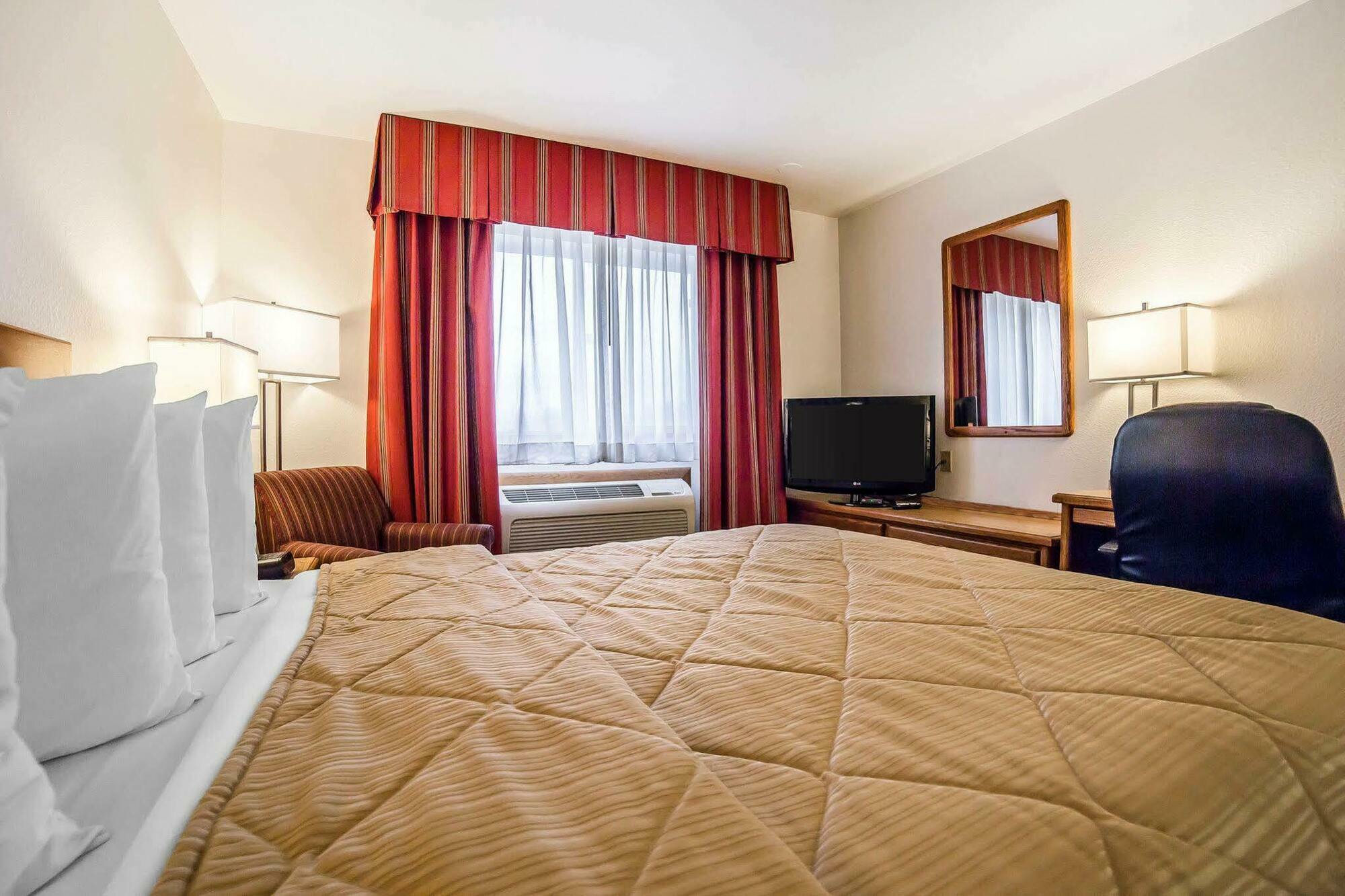 Quality Inn Belgrade Exterior photo